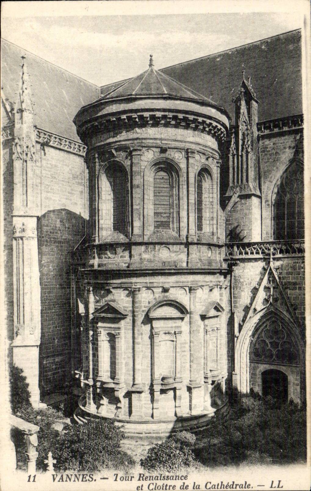 Vannes CPA Tour Renaissance et cloitre de la cathedrale