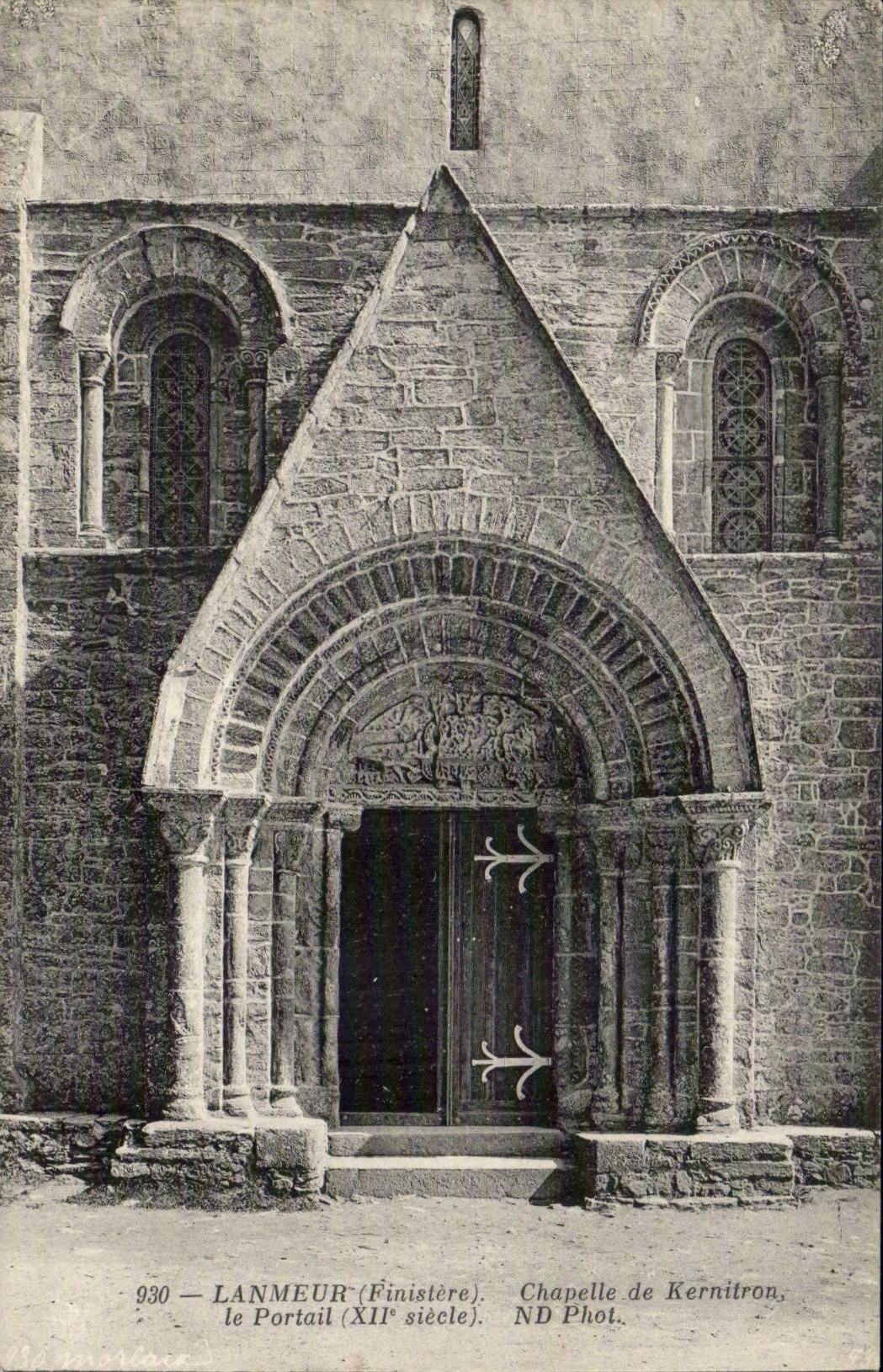 Lanmeur CPA Chapelle de Kernitron le portail