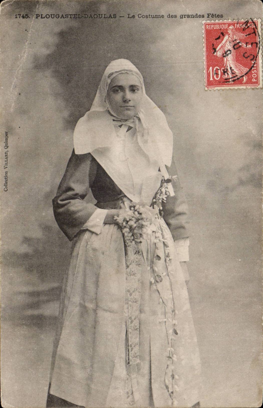 Plougastel DAoulas CPA Le costume des grandes fetes