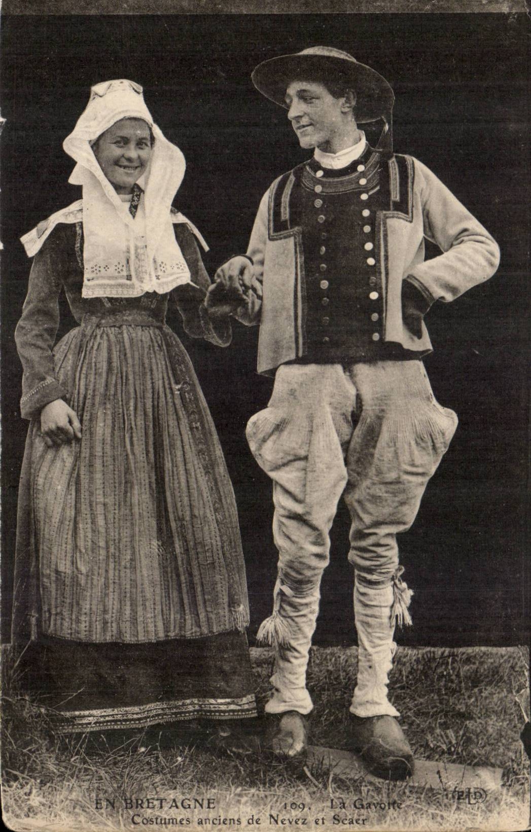 Scaer - Fantasie - Costumes Ancien de Nevez et Scaer - En Bretagne - CPA 