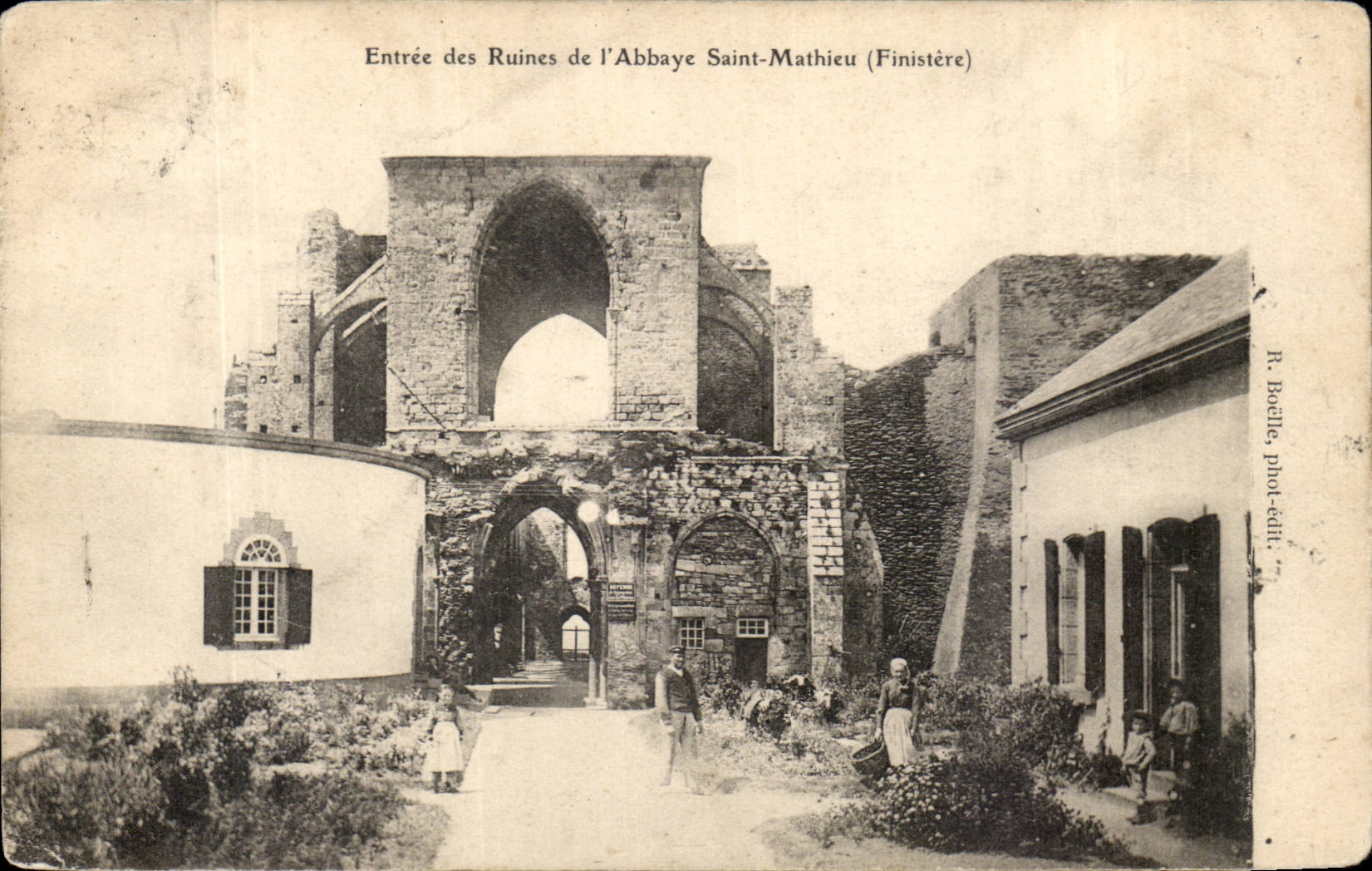 Entree de Ruines de l'Abbaye Saint Matthieu - CPA 