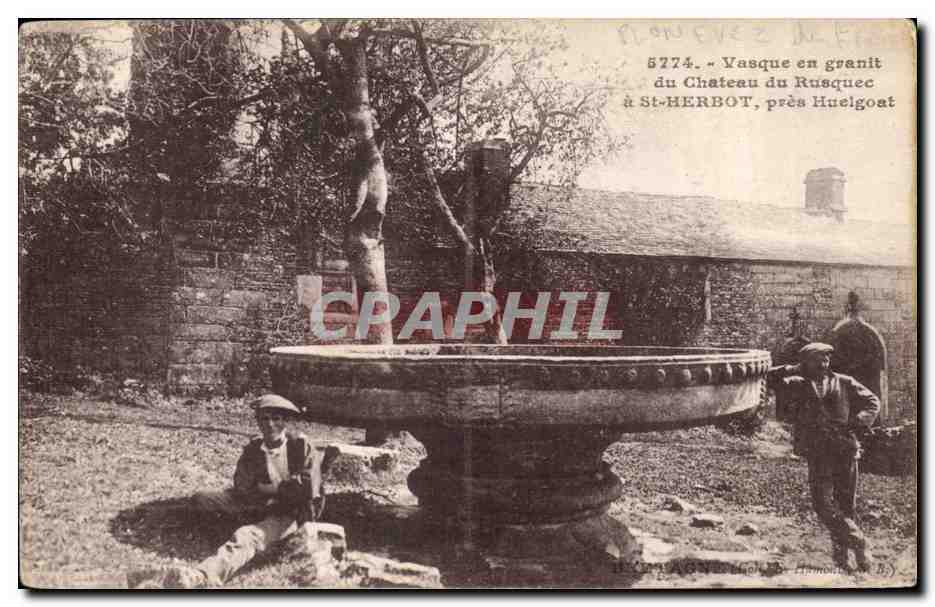 vasque en granit du Chateau du Rusquec a St Herbot pres Huelgoat - CPA 