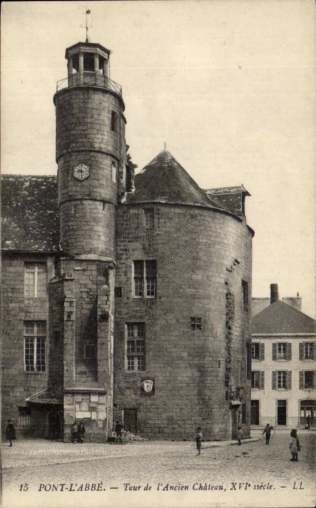 Pont L'abbe CPA Tour de l'ancien chateau