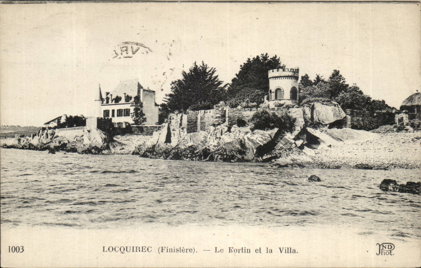 Locquirec CPA Le fortin et la villa