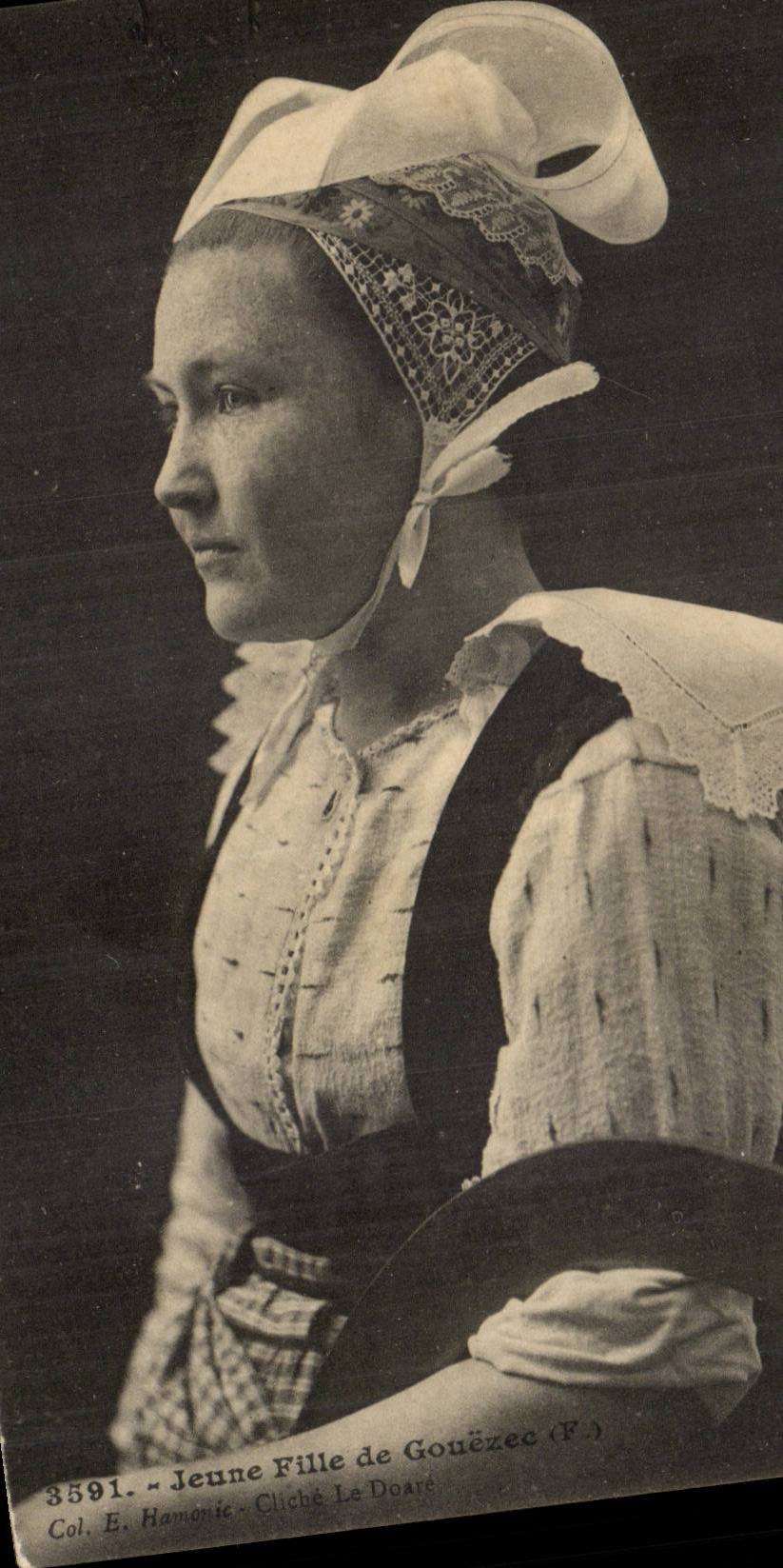 Jeune Fille de Gouëzec (F.) — Col. E. Hamonie — Cliché Le Doaré