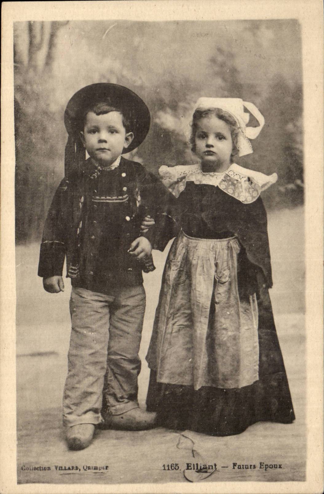 Elliant CPA Futurs epoux (folklore enfants)