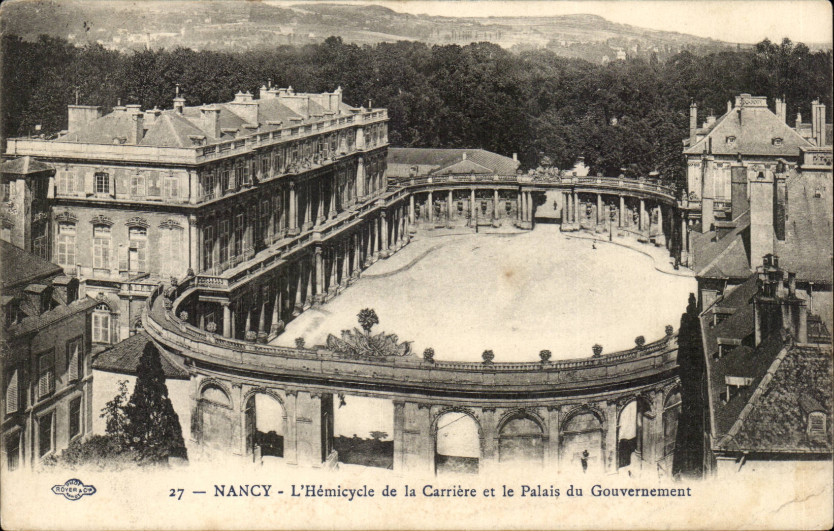 NANCY — L'Hémicycle de la Carrière et le Palais du Gouvernement — Éditeur : Édouard Co