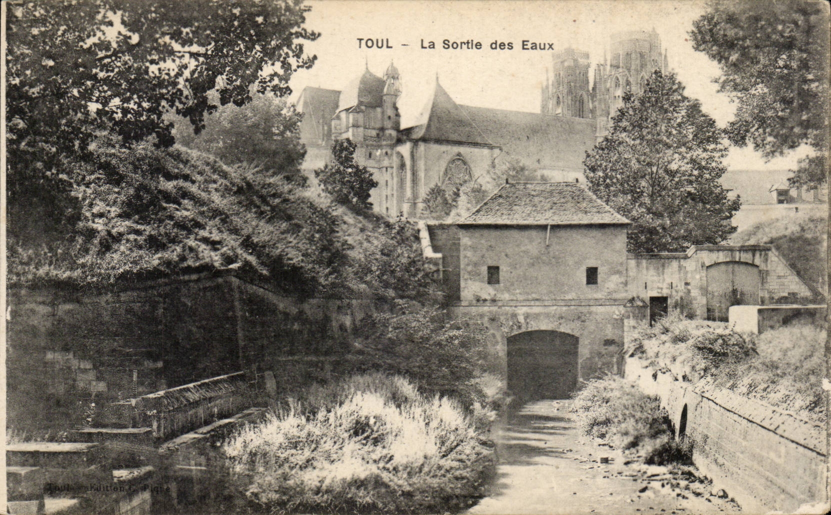 Toul — La Sortie des Eaux — Toul, édition L. Guitton, n° 54