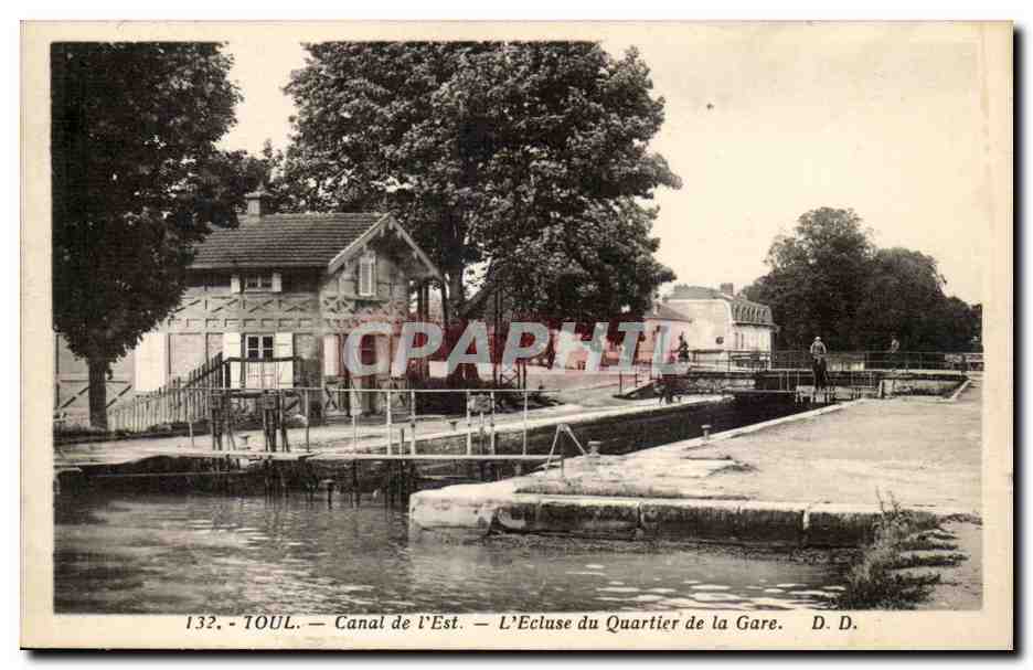 Toul CPA Canal de l'Est L'ecluse du quartier de la gare