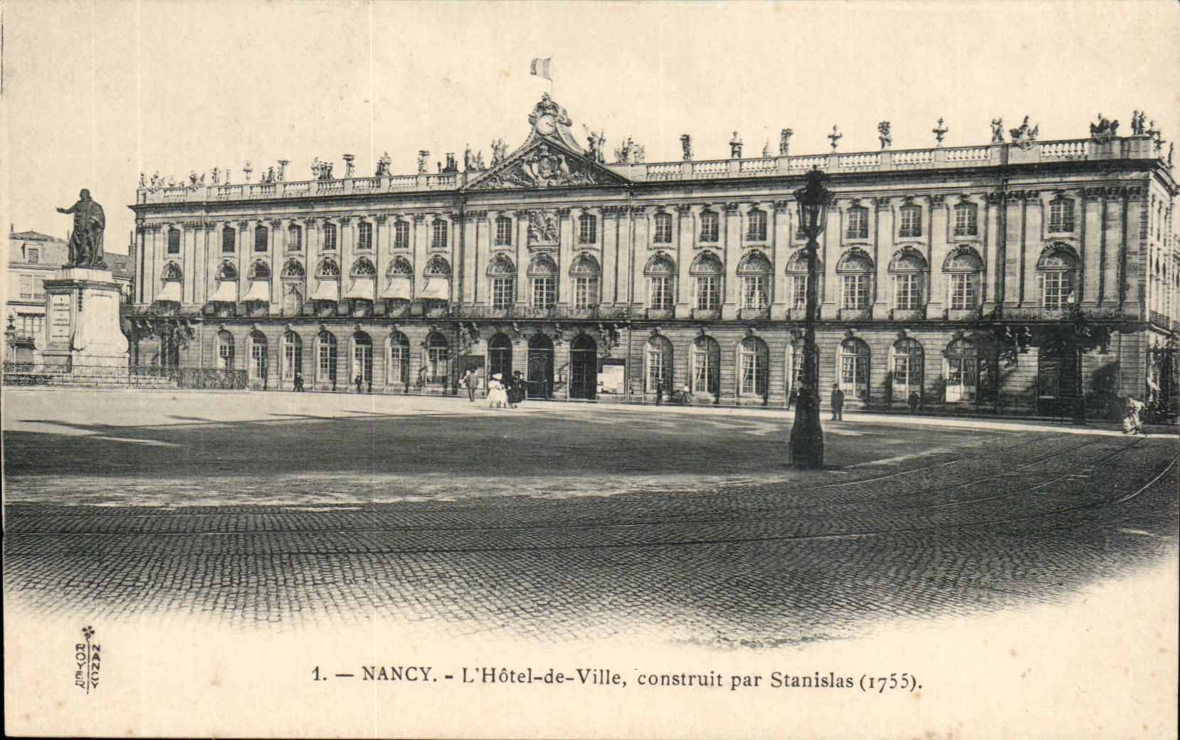 Nancy CPA l'hotel de ville construit par Stanislas (1755)