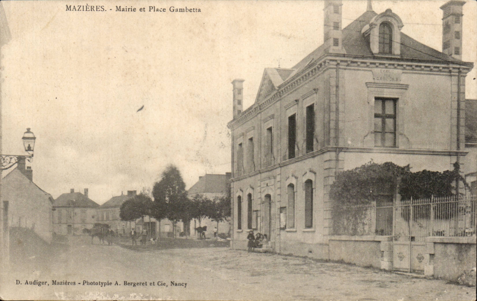 Mazières - Rathaus und Place Gambetta — Phototypie A. Bergeret et Cie, Nancy