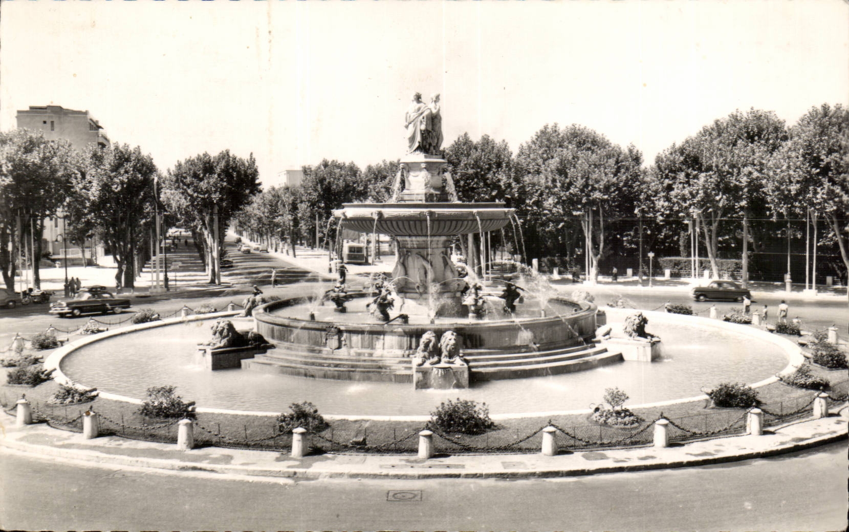 La Grande Fontaine, sur la Rotonde — Aix-en-Provence — Société d'Éditions de France