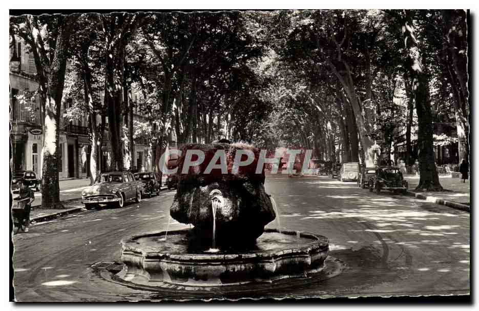 Aix-en-Provence — La fontaine thermale et le cours Mirabeau — Éditions S.E.P.T. - 35, 84 - Garbella - NICE