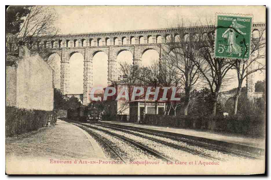 Environs d'Aix en Provence CPA Roquefavour La gare et l'aqueduc (train)