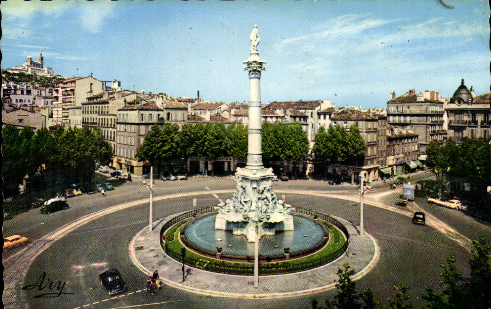 Marseille CPA Place Castellane et fontaine CAntini