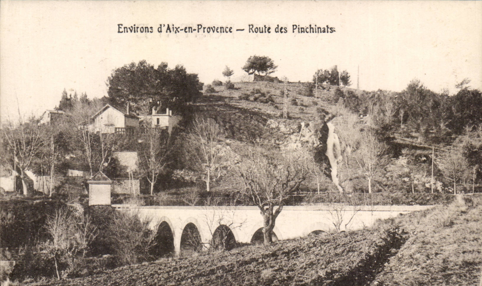 CPA Environs d'Aix en provence Route des Pinchinats