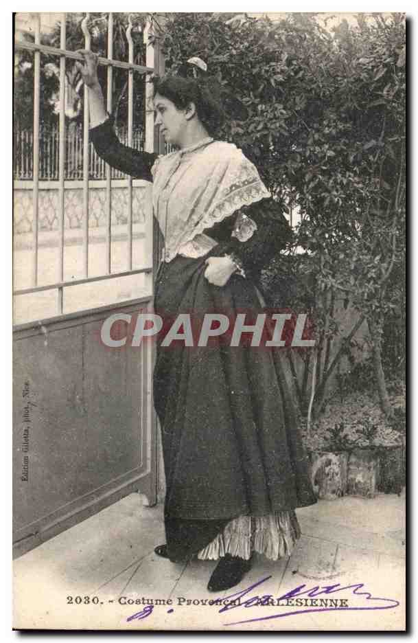 CPA en Provence Femme Costume provencal (folklore costume)