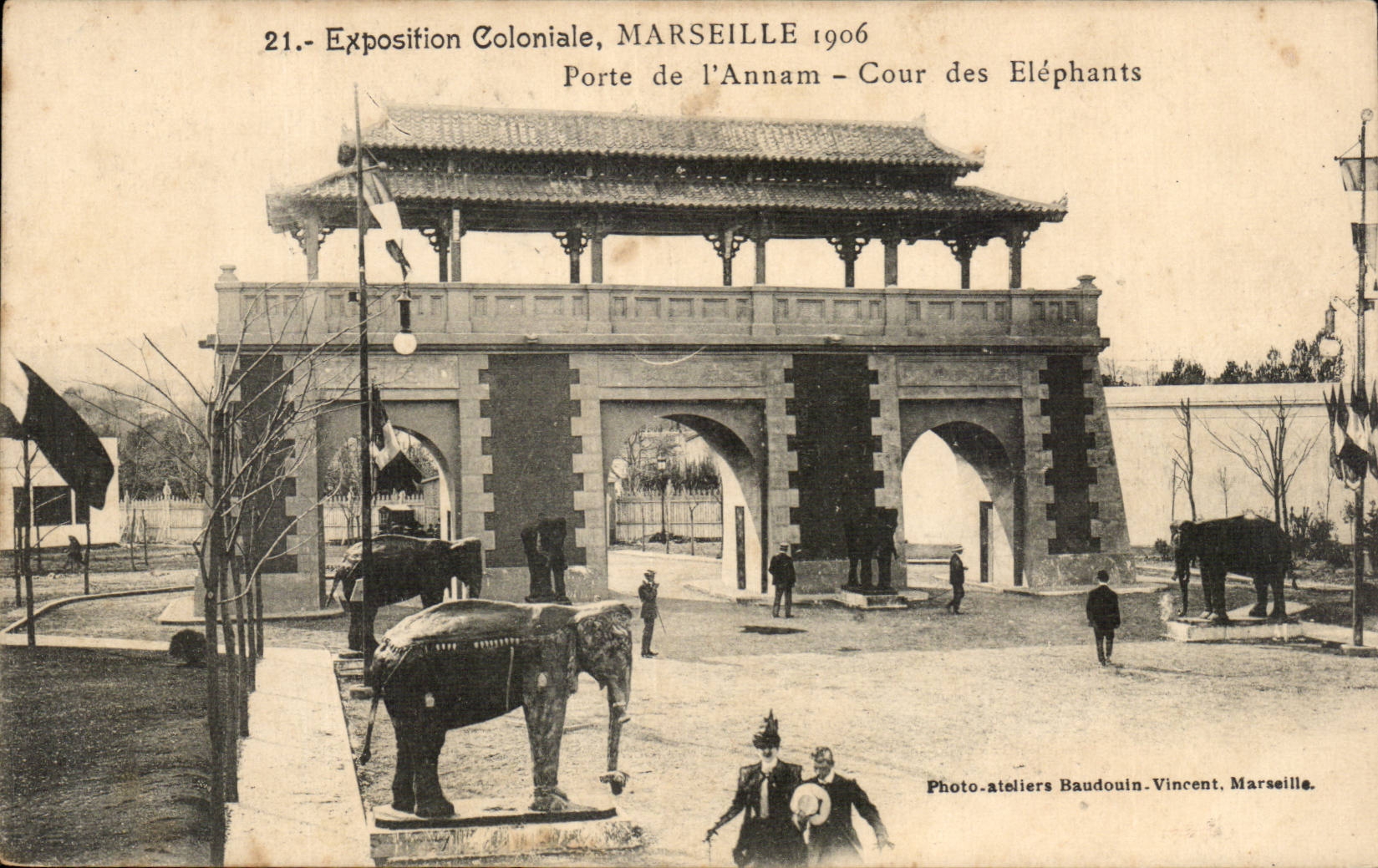Exposition Coloniale, MARSEILLE 1906 — Porte de l'Annam - Cour des Éléphants — Photo-ateliers Baudouin-Vincent, Marseille