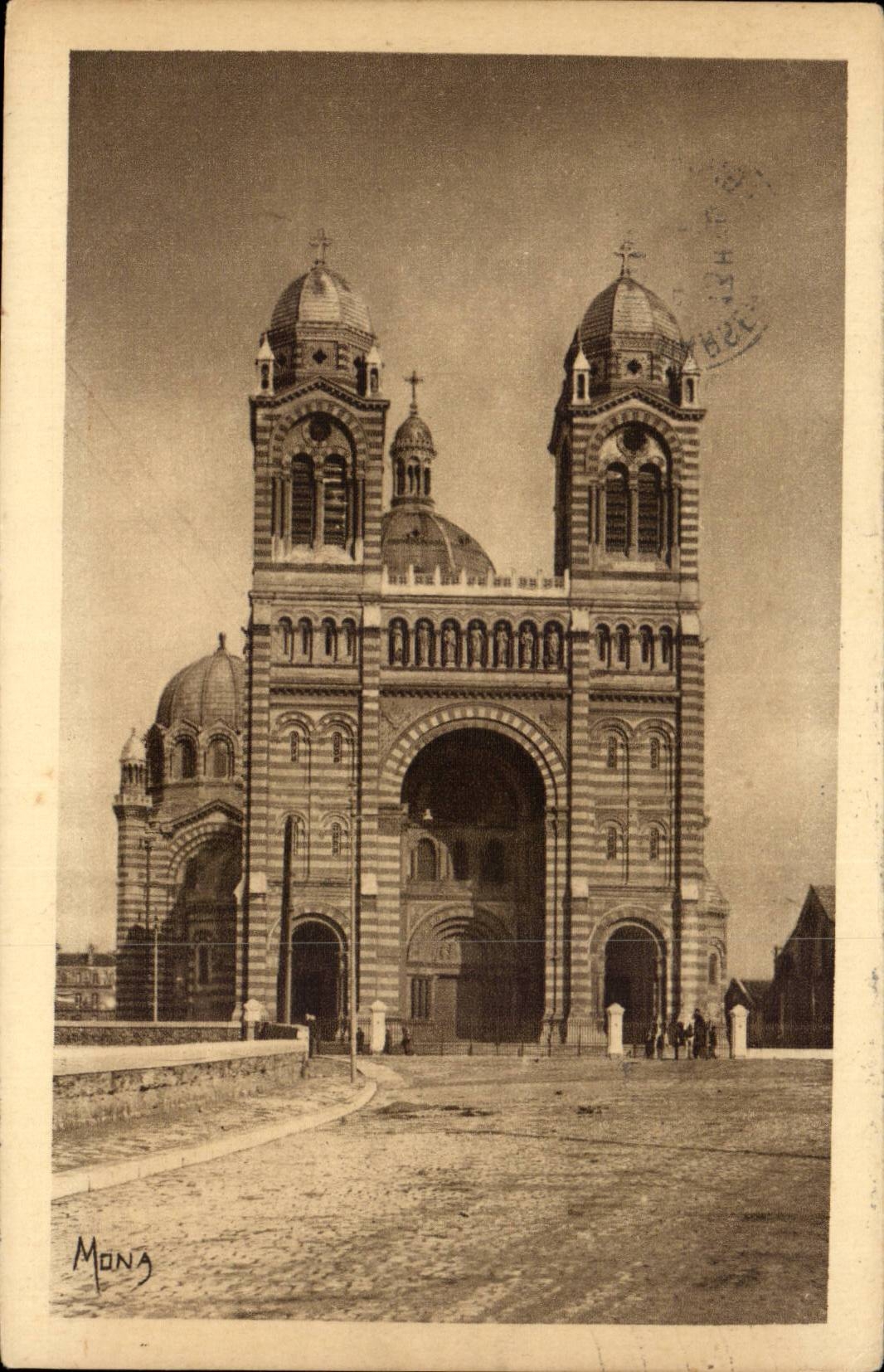 CPA La cathedrale Construction polychrome de style romano byzantin 