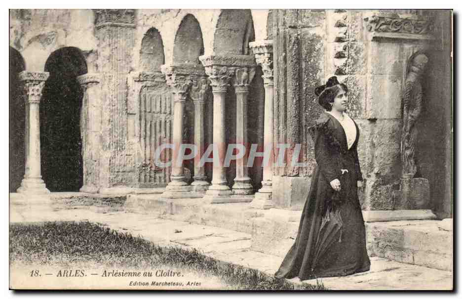 Arles — Arlésienne au Cloître — Édition Marcheteau, Arles