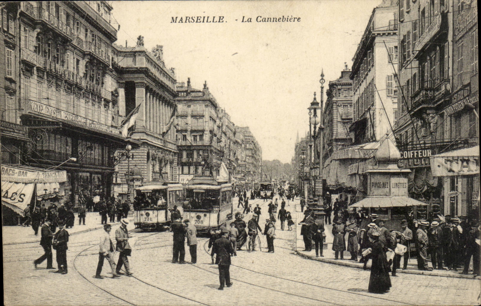 Marseille. - La Cannebière — vue animée avec tramway n°798 et enseignes commerciales