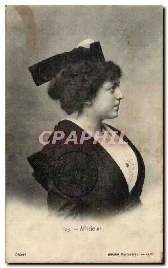 CPA Arlesienne (femme folklore costume coiffe)