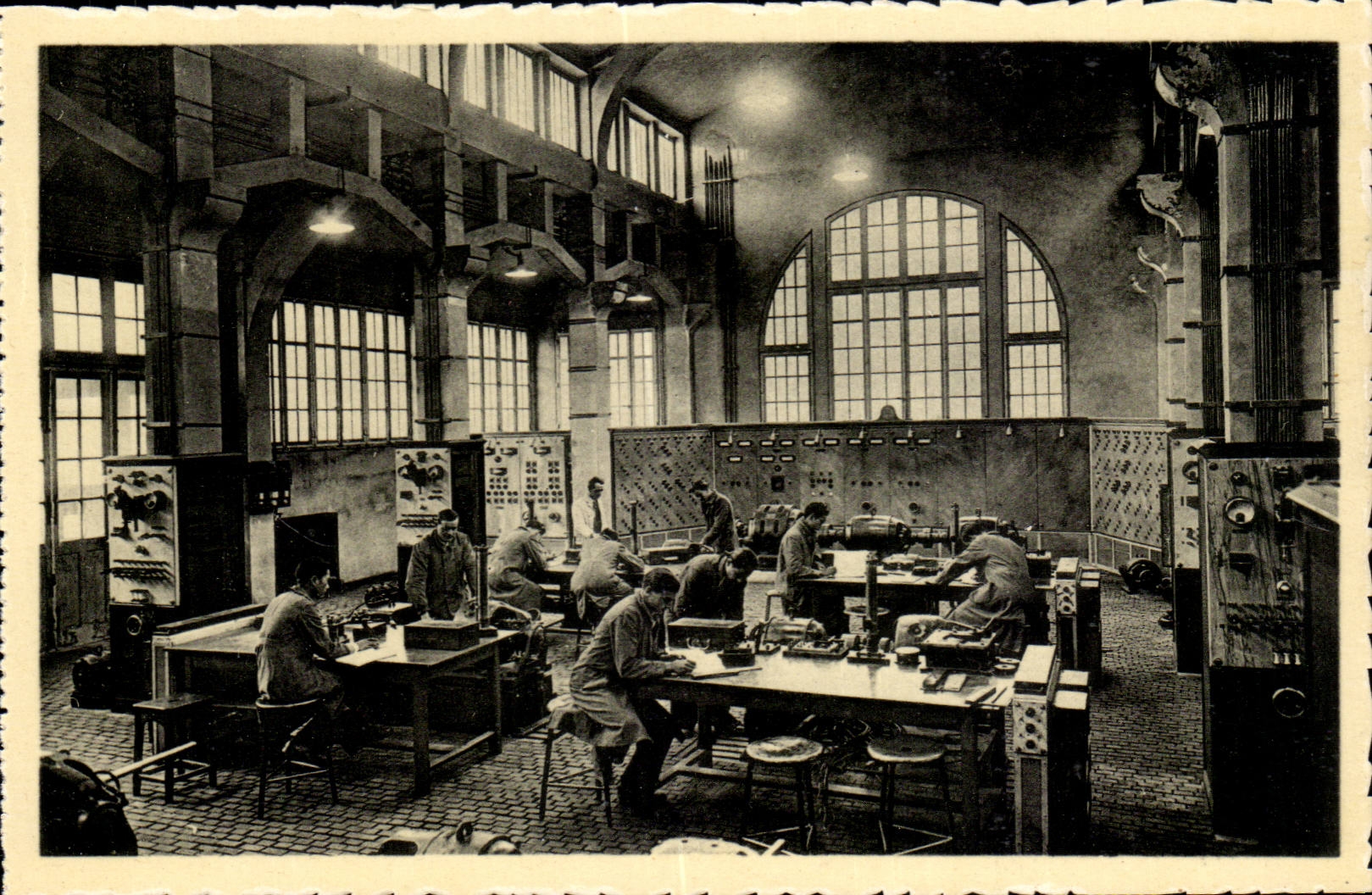 Laboratoire d'Électricité — École Nationale d'Arts et Métiers — Aix-en-Provence (B.du-Rh.)