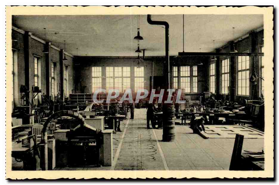 Atelier de Modélerie — École Nationale d'Arts et Métiers — Aix-en-Provence (B. du Rhône)
