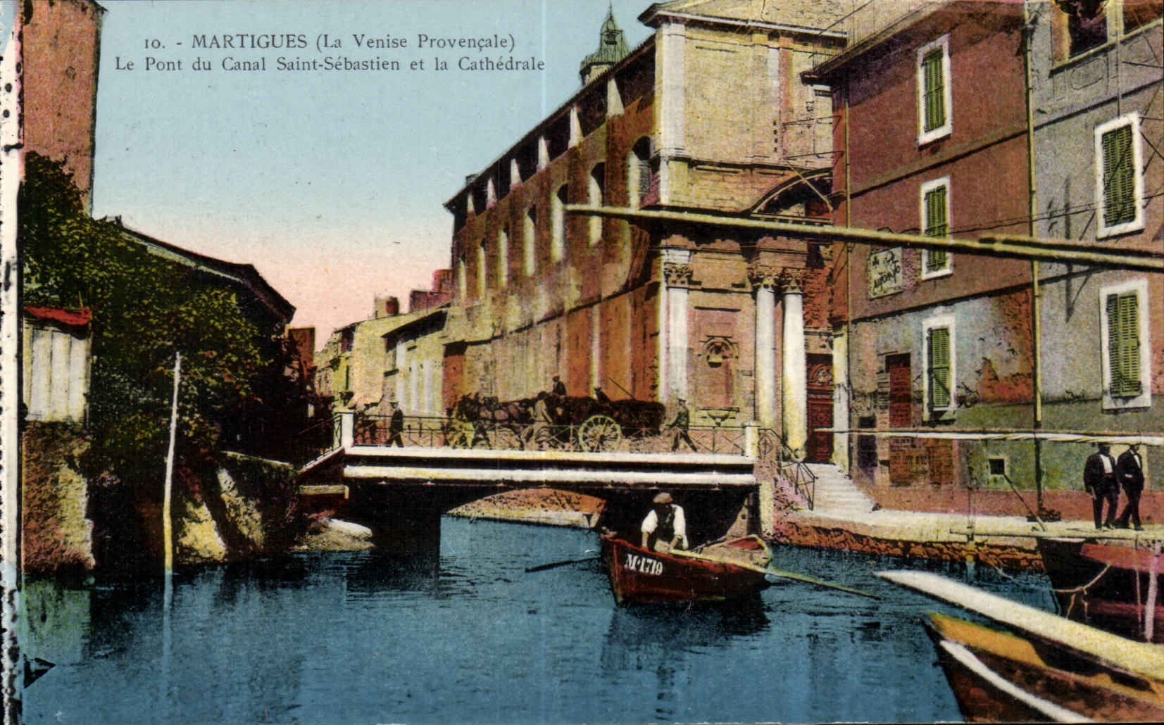 Martigues CPA Le pont du canal Saint Sebastien et la cathedrale (la Venise provencale)