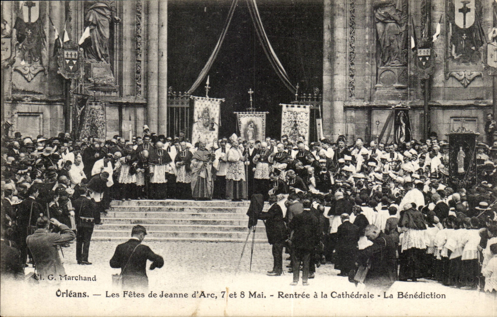 Orleans CPA FEtes de Jeanne d'arc 7 et 8 mai Rentree a la cathedrale La Benediction
