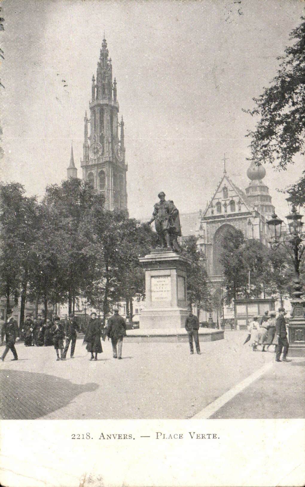 Anvers — Place Verte — vue avec statue et église