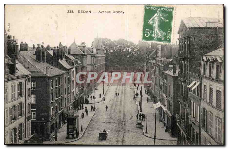 Sedan - Avenue Crussy -- CPA 