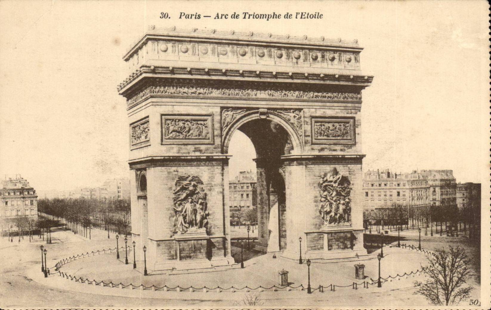 Paris - L'Arc de Triomphe de L'Etoile - plie - CPA 