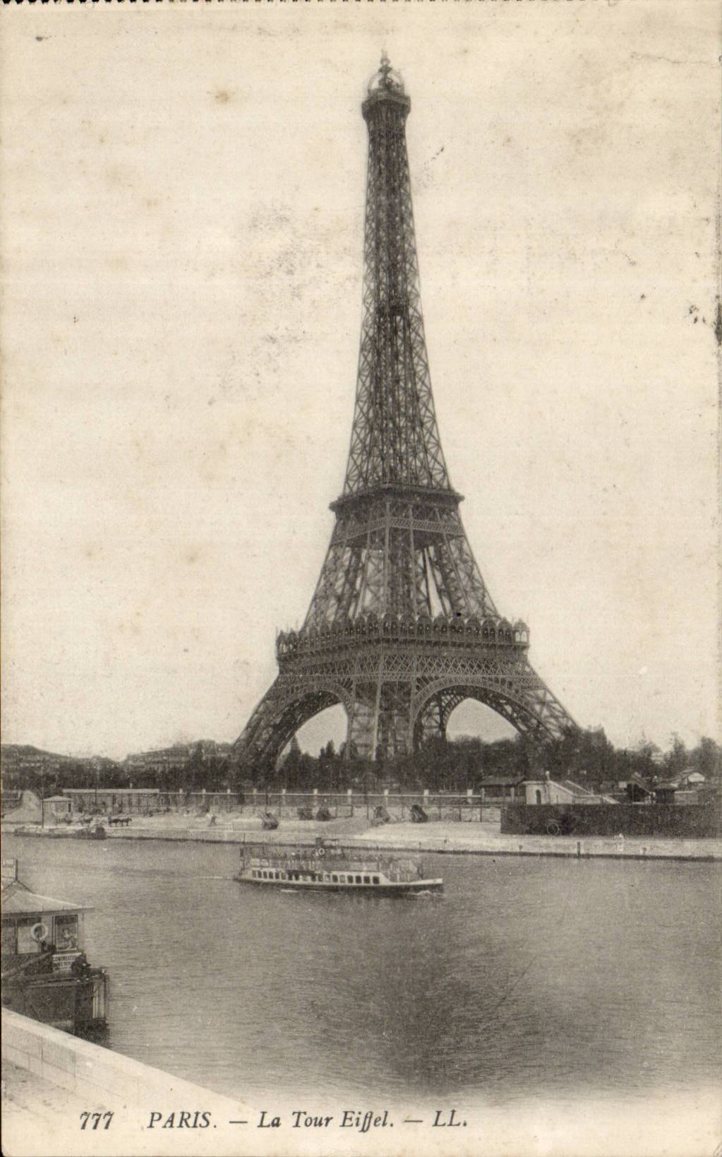 CPA Paris La Tour de l'Eiffel