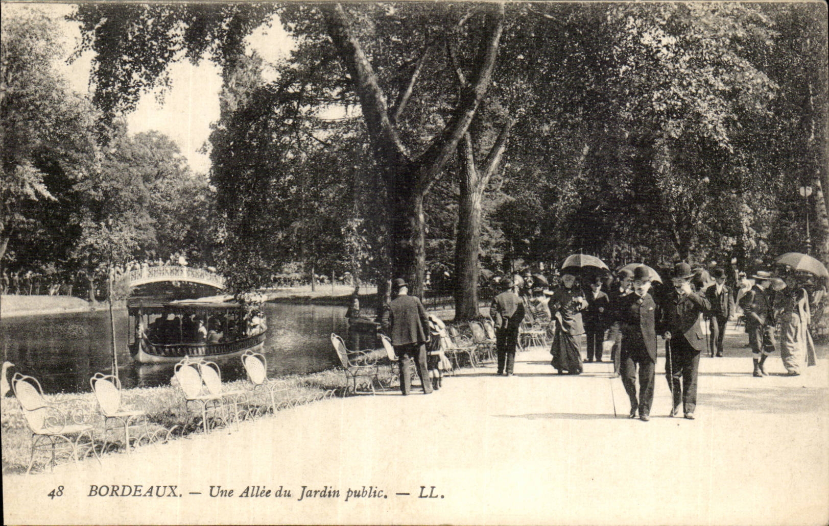 Bordeaux — Une Allée du Jardin public — LL. n°48