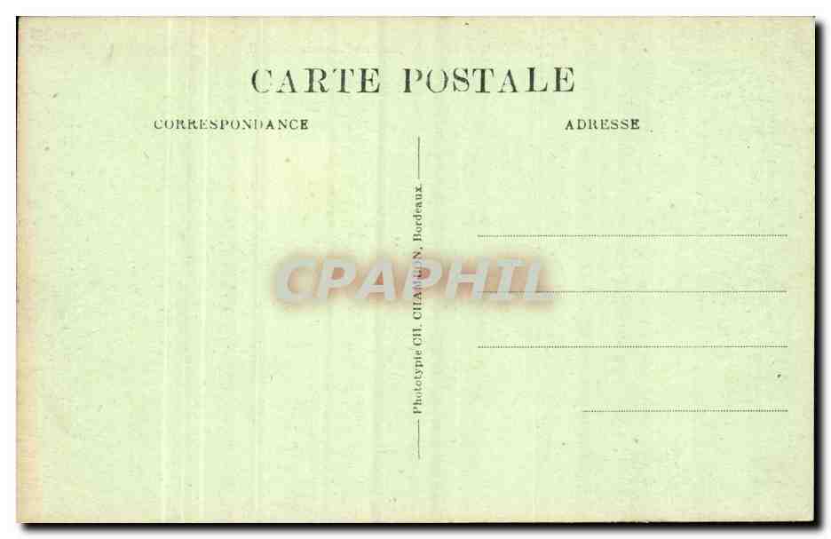 Bordeaux - Thetre Francais - Strutting man in top hat - CPA  — Verso