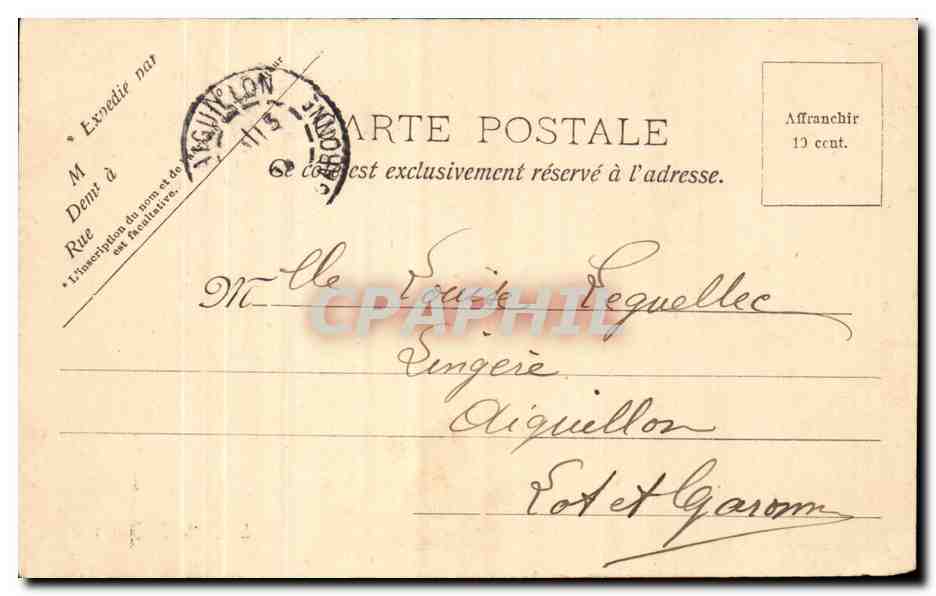 Bordeaux - Porte St Julien - posed girl in foreground carriages on right - CPA  — Verso