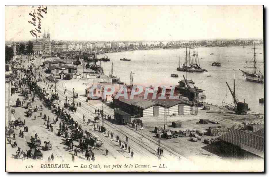 Bordeaux - Bateaux - Les Quais vue prise de a Douane - CPA 