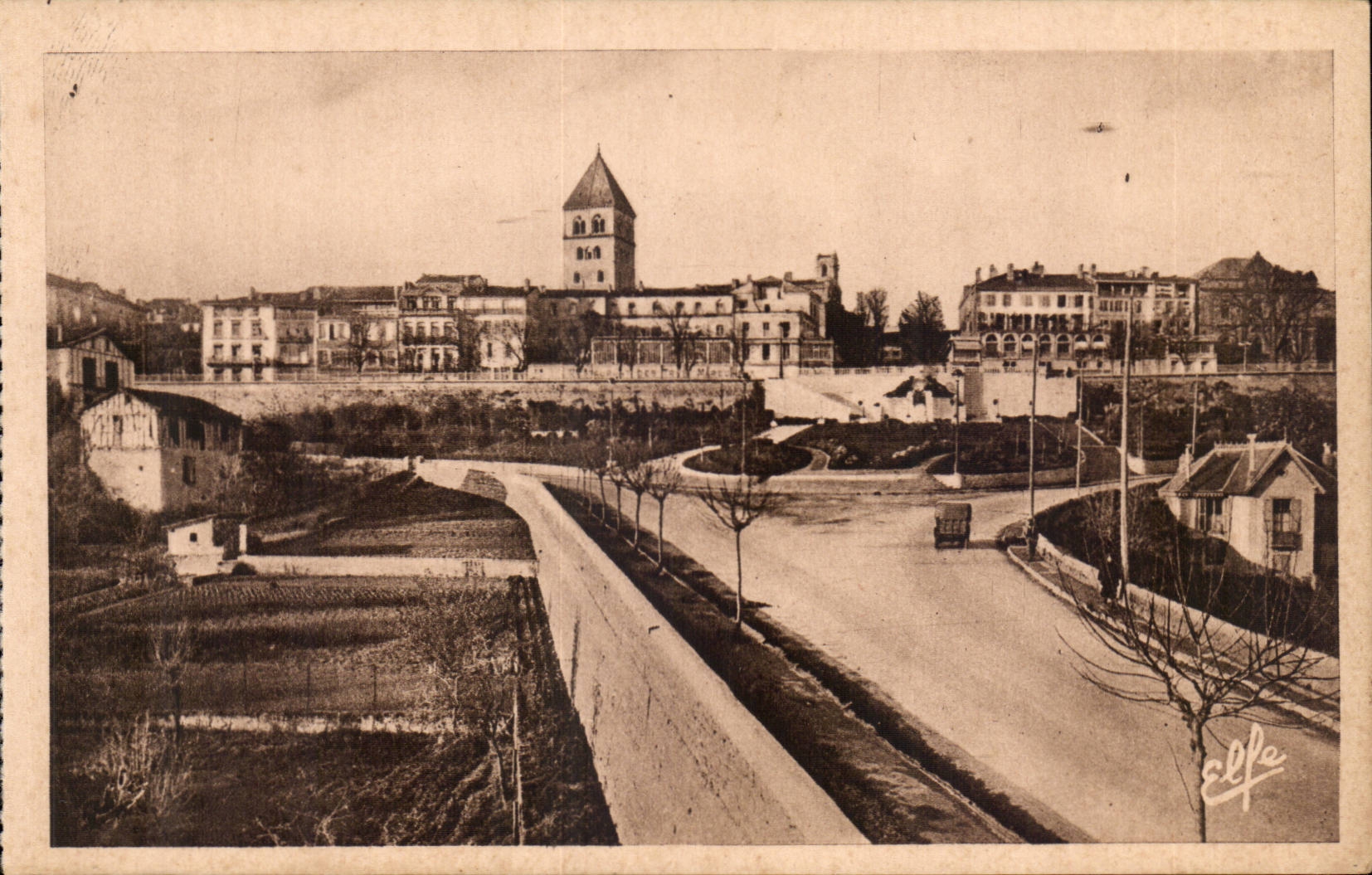 Saint-Gaudens — Avenue de la Gare et nouvelle route — Édition Labouche Frères, Hte-Garonne