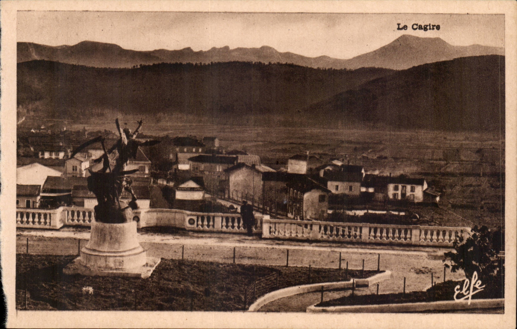 Le Cagire — vue panoramique avec monument — Éditeur : Elfe