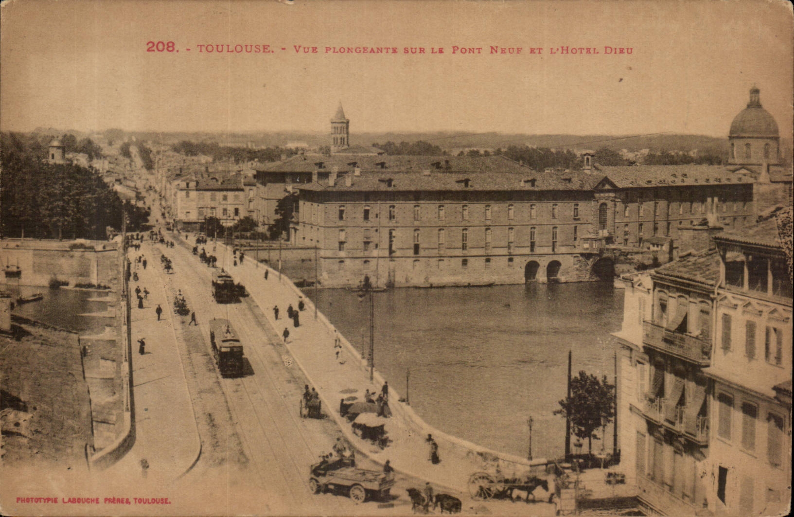 Toulouse - Vue plongeante sur le Pont Neuf et l'Hôtel Dizu — Phototypie Labouche Frères, Toulouse, n°208