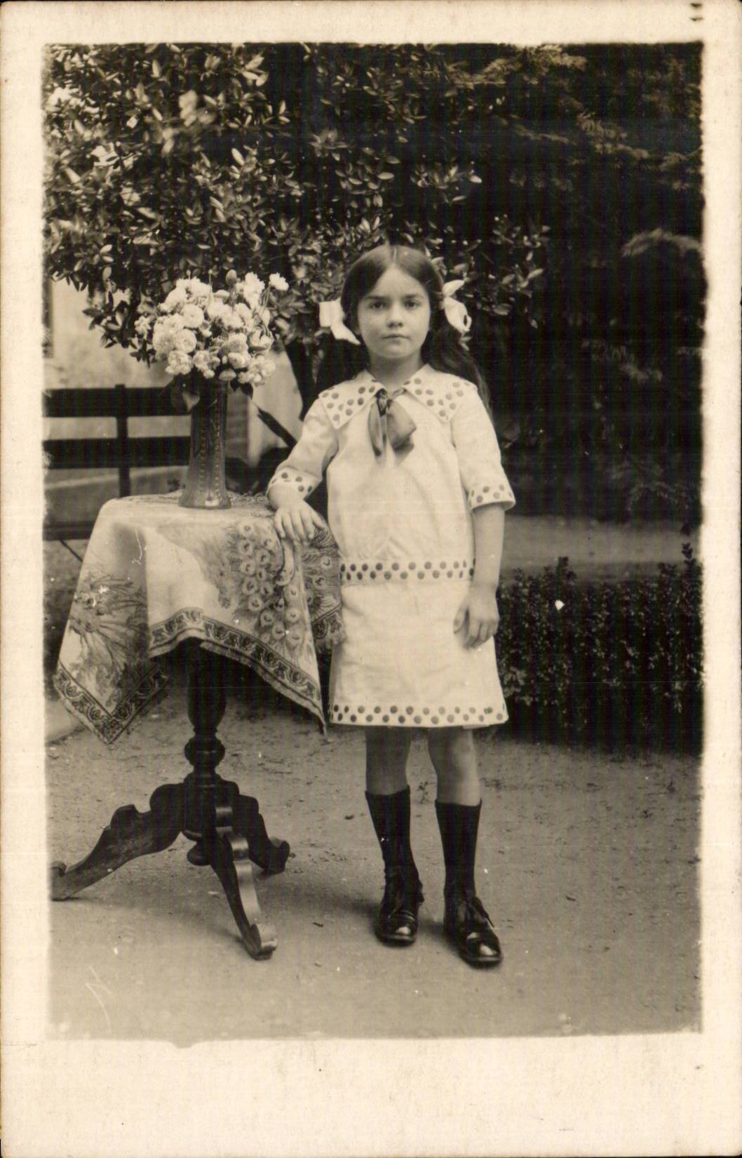 CARTE PHOTO Jeune fille (enfant)
