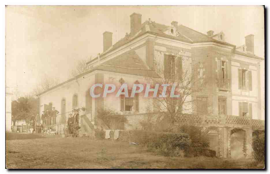 CARTE PHOTO Maison chiens (folklore costumes)