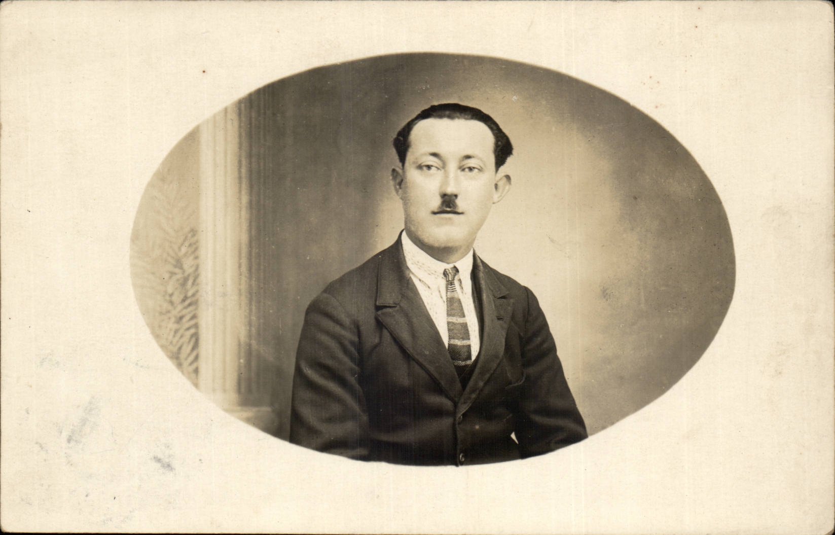CARTE PHOTO Homme (costume folklore)
