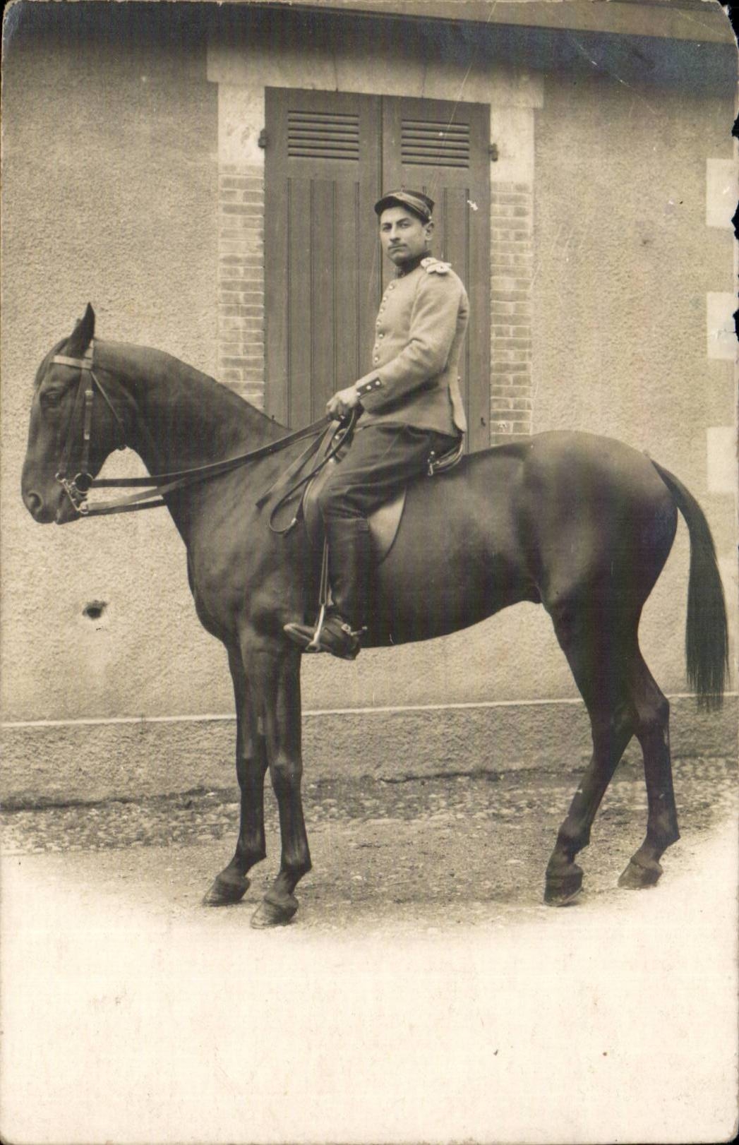 Soldado a caballo — Editor: Tarjeta Postal — N° serie: 103
