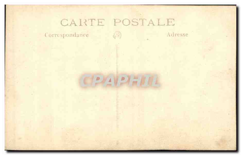 Jeune femme — portrait en studio — sans éditeur ni numéro visible — Reverso