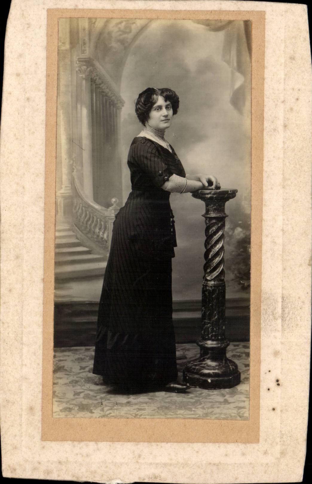 CARTE PHOTO Fantaisie femme