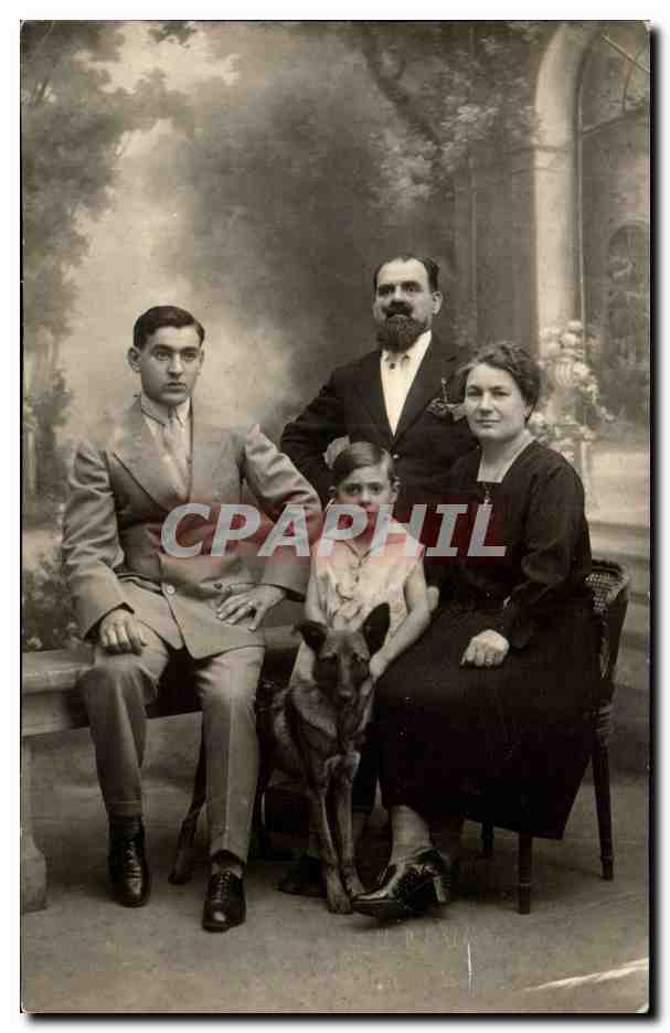 Famille avec chien — Studio photographique — CPAPHIL