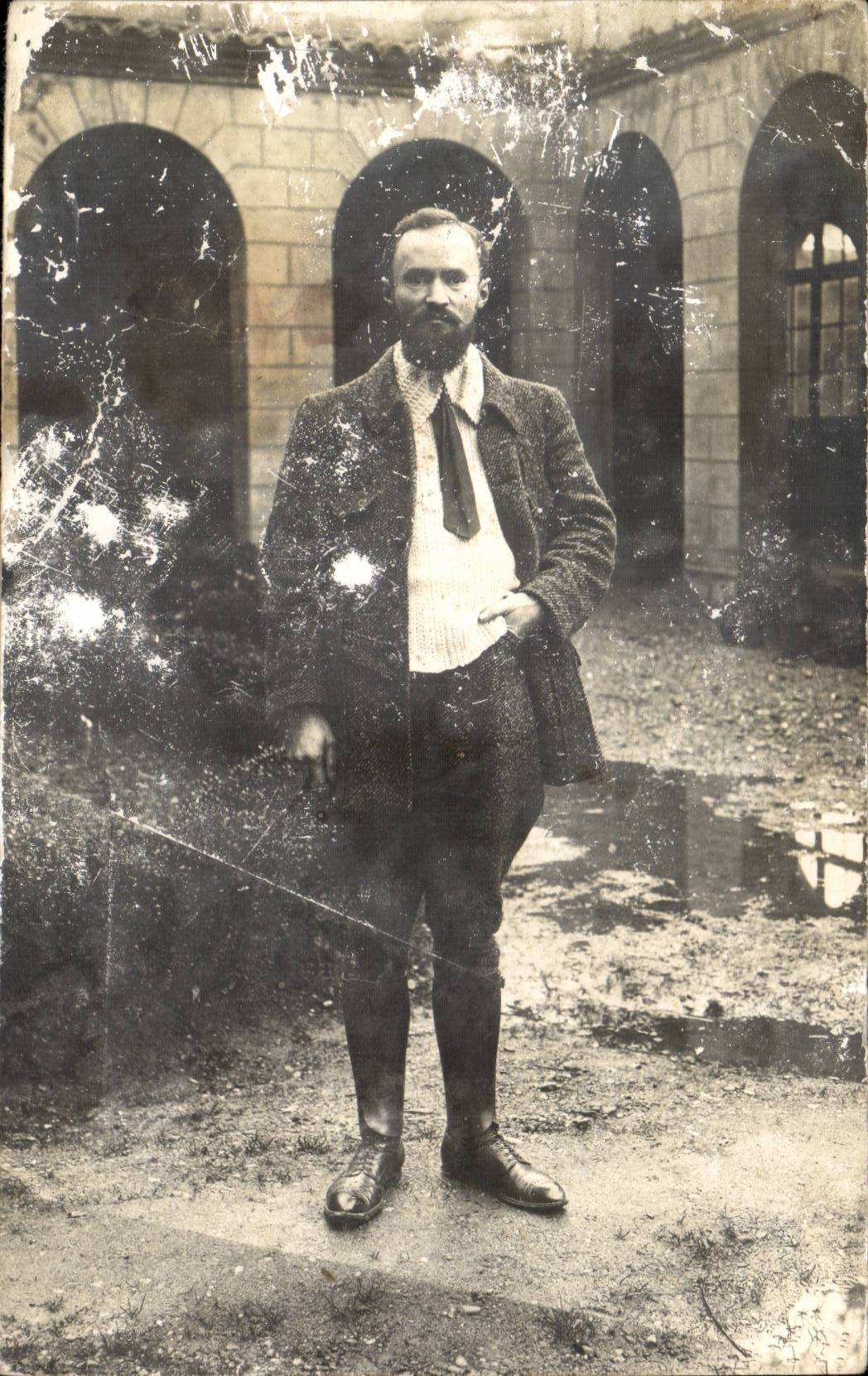 CARTE PHOTO mme (folklore costume fantaisei)