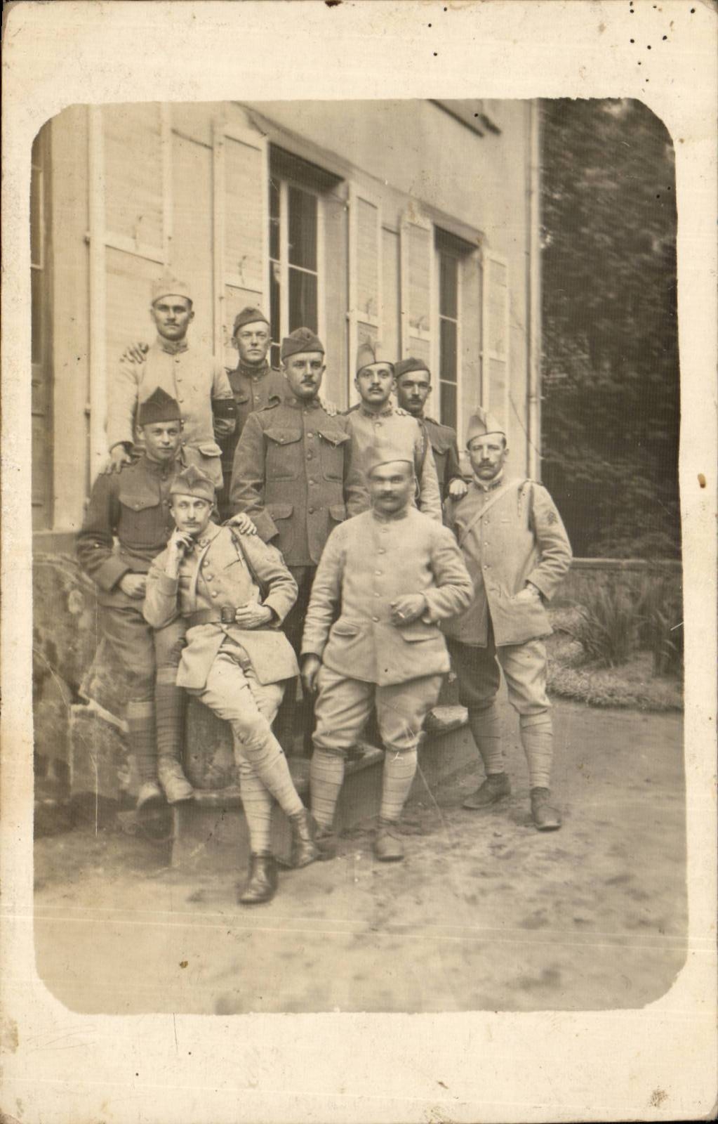 Groupe de soldats — France — éditeur R. Gursemnot, Paris
